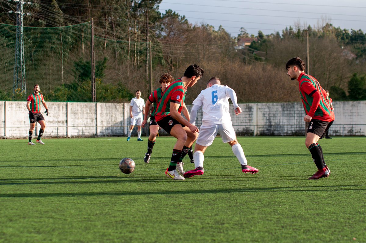 Bisbarraenxogo's tweet photo. Reparto de puntos no derbi da semana pasada de 𝗣𝗿𝗶𝗺𝗲𝗶𝗿𝗮 𝗚𝗮𝗹𝗶𝗰𝗶𝗮 no Municipal de A Laracha entre o #ClubdoMardeCaión e @LarachaC co resultado de 0-0.

#caion #laracha #galicia #futbol #primeiragalicia #futbolprimeira #football #deporte #deportegalego https://t.co/3CKp0ZlSFX