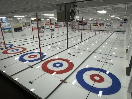 ICYMI: Lacombe will host the 2024 Pan Continental Curling Championships, featuring a host committee of Darren Moulding, Chelsea Carey and Colin Hodson. READ MORE ➡ curling.ca/blog/2024/01/2…