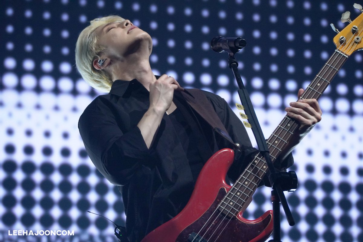 240126 The Rose in Manila

the hottest bassist Lee Jaehyeong

#TheRoseinManila #TheRose #더로즈 #DAWNTODUSKTour #DawnToDuskTourInManila #DAWNTODUSKManila #이재형 #Jaehyeong