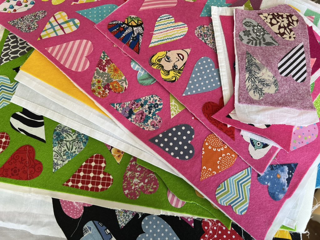 Joinfalklands's tweet photo. I am waaay behind. I should have been at this stage a week ago ideally. But it’s good to be finally at the sewing stage. #freeheartfriday #freeheartfridayfalklands #9Feb2024 #falklands #falklandislands https://t.co/sWB9Bczeet