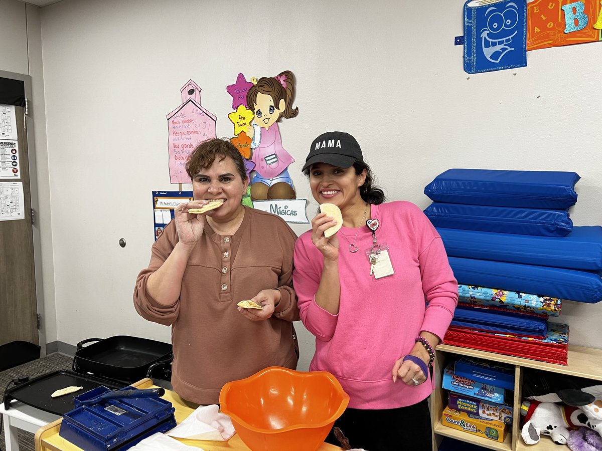 Simple Machines at work in PreK. Our little learners made their tortillas with a TORTILLA PRESS  and enjoyed warm freshly made QUESADILLAS! OH YEAH! #rcisdjoy #RCISD #PublicEducation <a href="/RC_BilingualESL/">RCISD Multilingual Services</a>