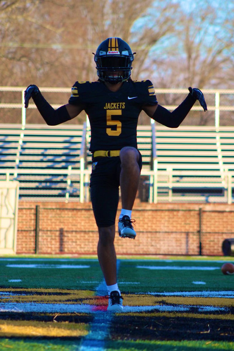 Blessed to receive an offer from Randolph Macon!! <a href="/JoeGlassRMC/">Joe Glass</a> <a href="/CoachEmmrich25/">Clay Emmrich</a> <a href="/RMCfootball/">𝗥𝗔𝗡𝗗𝗢𝗟𝗣𝗛-𝗠𝗔𝗖𝗢𝗡 𝗙𝗢𝗢𝗧𝗕𝗔𝗟𝗟</a>