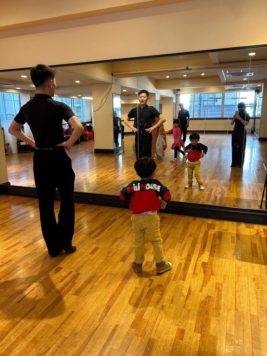 liberadance's tweet photo. ジュニア＆キッズのプライベートレッスンの様子📸✨
皆楽しみながら、どんどん上達していきます！
早く試合にも出て見たいね〜🙈💭

 #LIBERADANCE #kids #class #JUNIORclass  #private #lesson #ballroomdance   #リベラダンス #ジュニアクラス  #小学生 #キッズクラス #未就学児 #保育園   #ダンス https://t.co/PswtpGMPr0