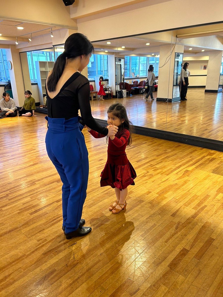 liberadance's tweet photo. ジュニア＆キッズのプライベートレッスンの様子📸✨
皆楽しみながら、どんどん上達していきます！
早く試合にも出て見たいね〜🙈💭

 #LIBERADANCE #kids #class #JUNIORclass  #private #lesson #ballroomdance   #リベラダンス #ジュニアクラス  #小学生 #キッズクラス #未就学児 #保育園   #ダンス https://t.co/PswtpGMPr0