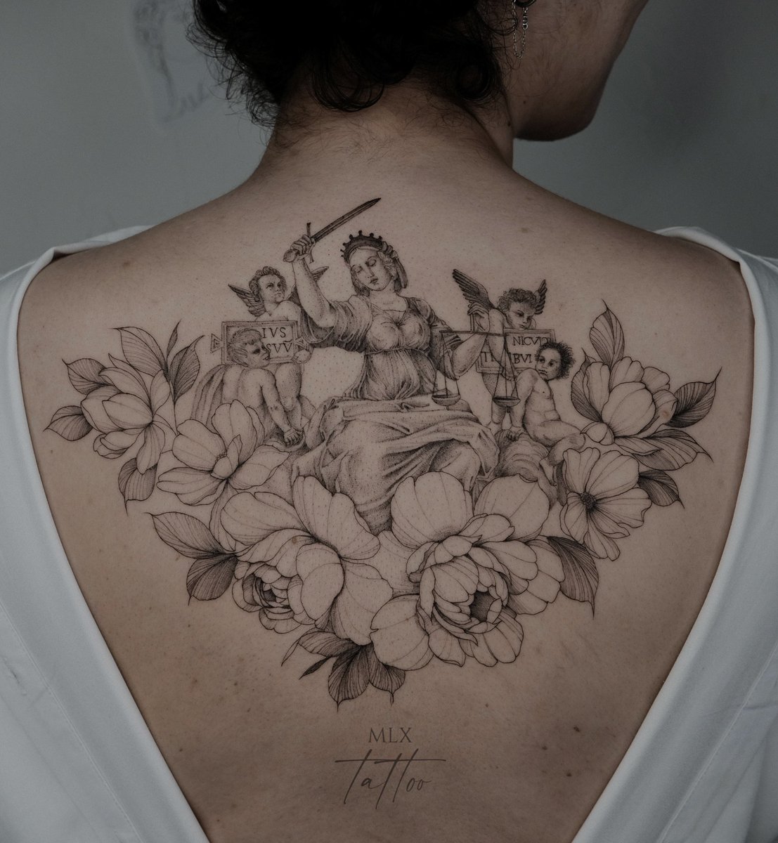 mlxtattoo's tweet photo. Regardez la petite pépite que j’ai réalisé sur 6h ✨ #tattoo 

La Justice - Raphaël, Raffaello Sanzio⚖️ https://t.co/4JuwYru0JY