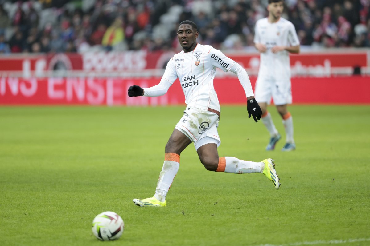 19 - Ayman Kari (19 ans et 70 jours) est le plus jeune joueur de Lorient à être buteur et passeur décisif dans un même match de Ligue 1 depuis qu'Opta collecte ces données (2006/07). Surprise. #FCLHAC