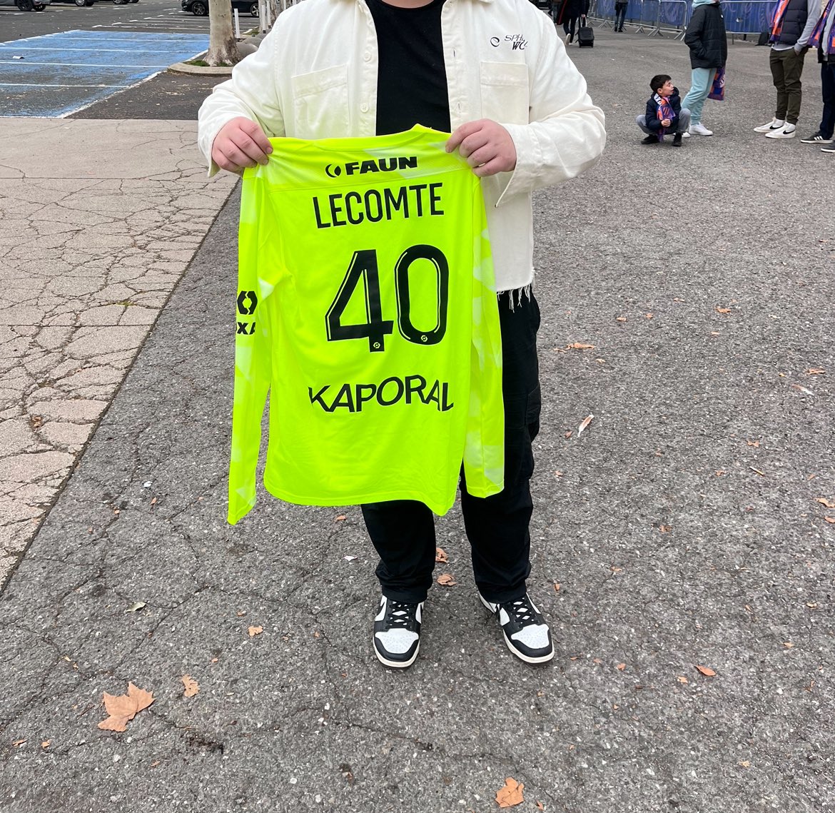 msl3434's tweet photo. Bon le seul point positif de ce match nul je crois.. #teamhsc https://t.co/gse6tnshEI