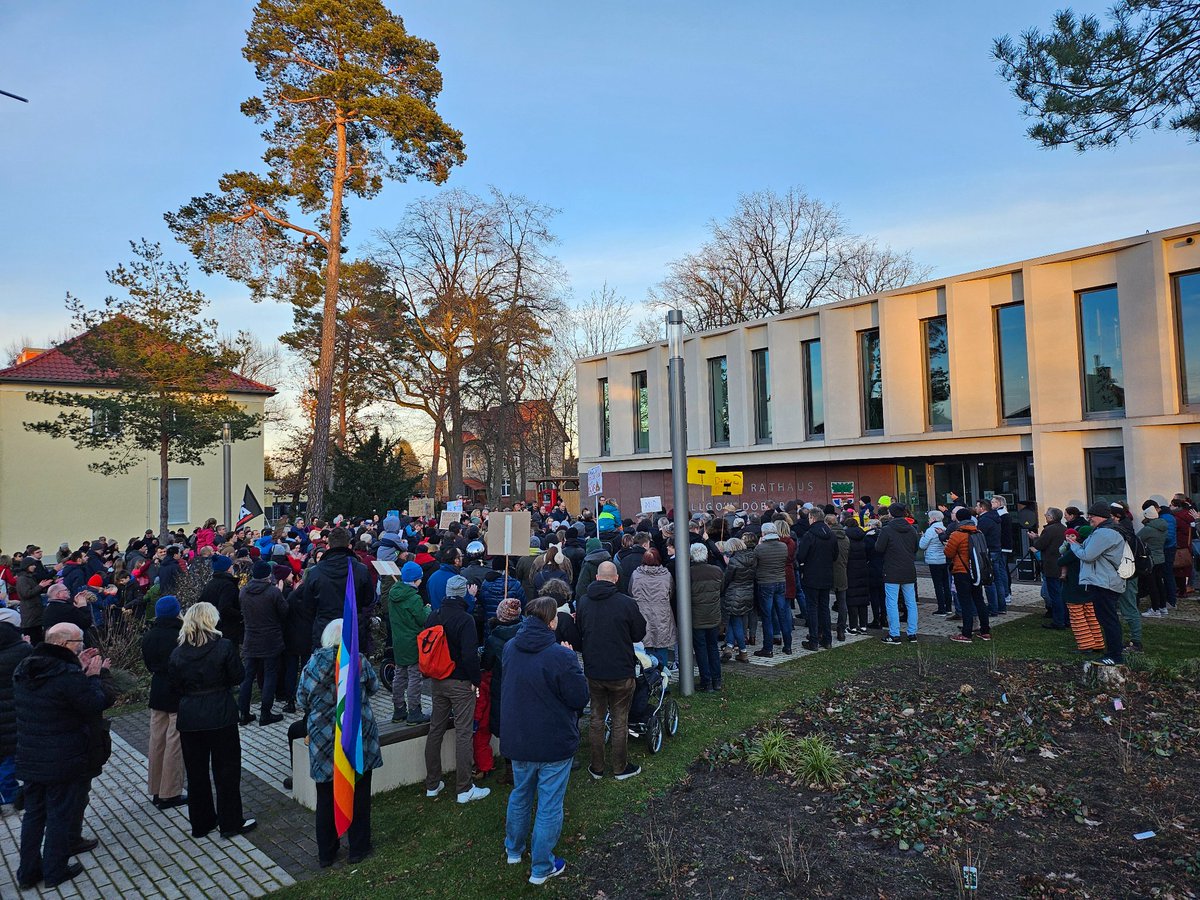 Sebastian tweet media