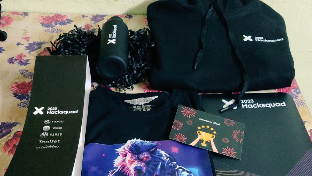 digvijayux's tweet image. Just received my #hacksquad2023 swags 🔥 Team For Vortex ✨