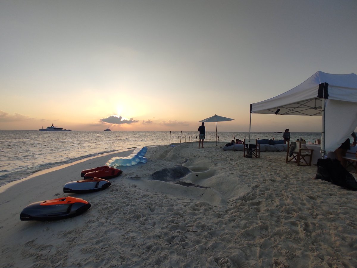 Fair well BBQ #Boduhithi #Sandbank #Maldives #Megayachts #MYwanderlust & #MYstarlust #Yachtspot #Superyachts @sytreports