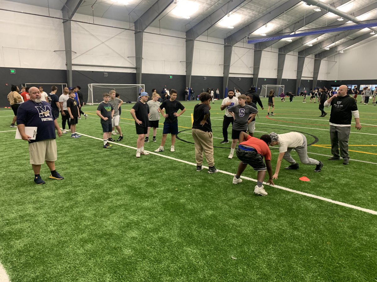hogshousefb's tweet photo. 6:00am grind today with PHENOM ACADEMY HOGGIES! Love putting in work with the youth. Grinding while others are sleeping πͺπΌπ₯ excited to bring some Hogs House Hogs in the future for a competition day π OL/DL HOGS PRIDE!!! #HOGSHOUSE #PHENOMACADEMY https://t.co/woTndAFwzG