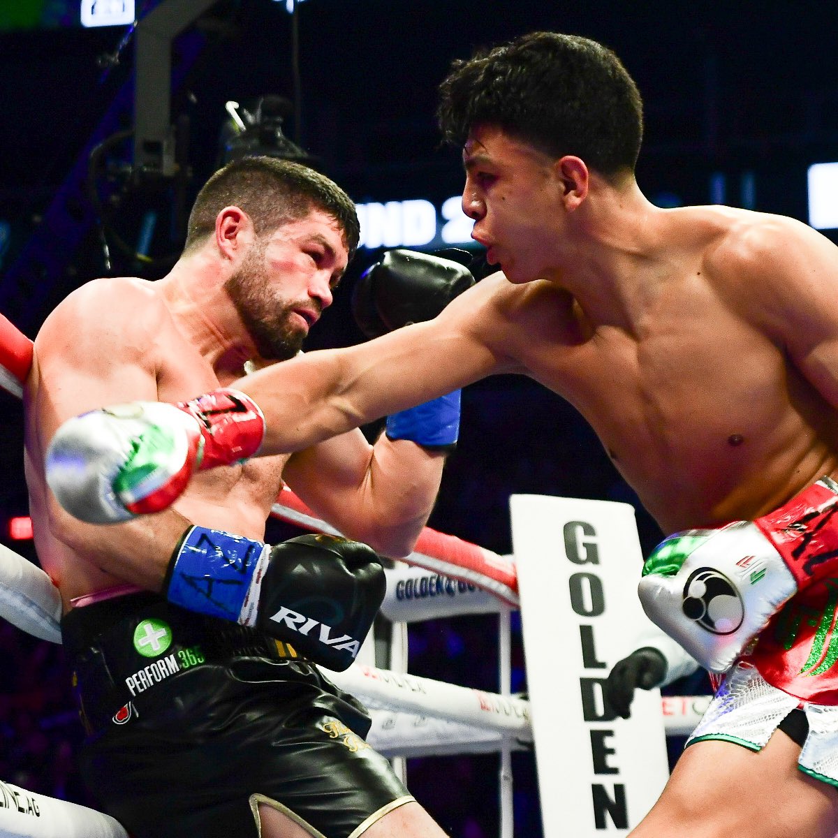 Turned our home into the boxing ring for <a href="/GoldenBoyBoxing/">Golden Boy</a> Munguía vs Ryder! 🥊

Thank you to the fight fans for packing our house and being loud all night long! Congratulations, Jaime Munguía, on the big-time dub! 

📸 <a href="/KateFrese/">Kate Frese</a>