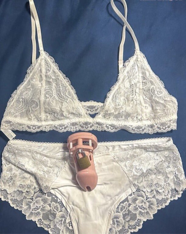 gaby_blonde's tweet photo. You really need this to make you a complete sissy slut my beloved https://t.co/ev40gvkaC0