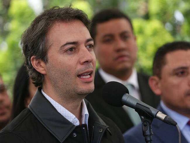 #ATENCION
Usted votaría por Daniel Quintero <a href="/QuinteroCalle/">Daniel Quintero 🇨🇴</a> a la Presidencia de la República?

🔁 Si
❤️ No