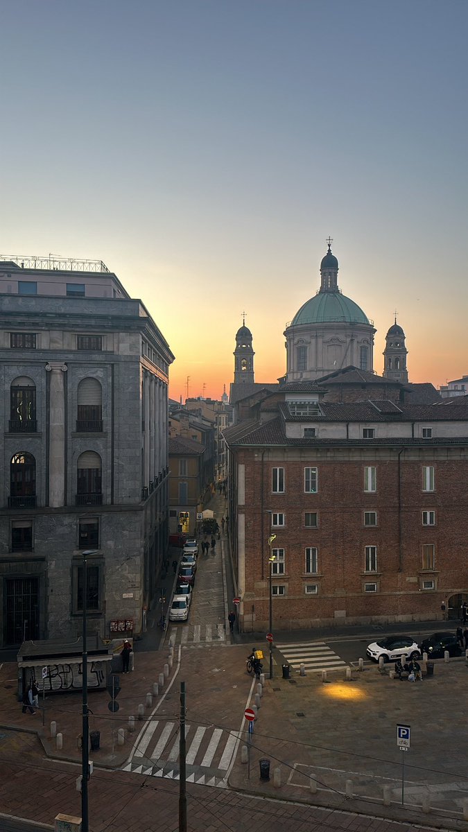 tarchiz2's tweet photo. Milano🇮🇹 https://t.co/wkmewKLDYy
