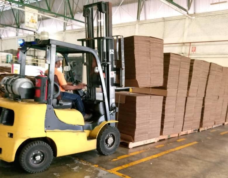 ¡Increíble logro! Junto al compromiso de @MasQindustrias nuestra filial <a href="/CARTOVEN_VE/">Cartón de Venezuela, S.A</a>  incrementó su capacidad productiva en un 240% durante su 2° semestre del 2023.

Avanzamos bajo el Plan de las  7T impulsado por el Pdte. <a href="/NicolasMaduro/">Nicolás Maduro</a>.

#PuebloEstableDePaz