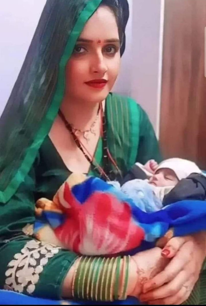 SadhaMaanus's tweet image. ह्या माऊलीकडे बघून तरी खरं बोलेल का जरांगे ? 
हे पाप धुतलं जाणारं नाही....

(#SarcasmAlert)