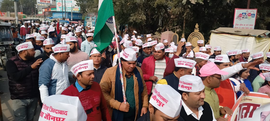 हर जोर जुल्म के टक्कर में संघर्ष हमारा नारा है।
पुरानी पैन्शन बहाल होगी , गर साथ तुम्हारा हो।
संघर्षो के मैंदां में गर परवाज तुम्हारा हो।
<a href="/narendramodi/">Narendra Modi</a>
<a href="/vijaykbandhu/">Vijay Kumar Bandhu</a>
 <a href="/myogiadityanath/">Yogi Adityanath</a> 
<a href="/Aamitabh2/">Amitabh Agnihotri</a>