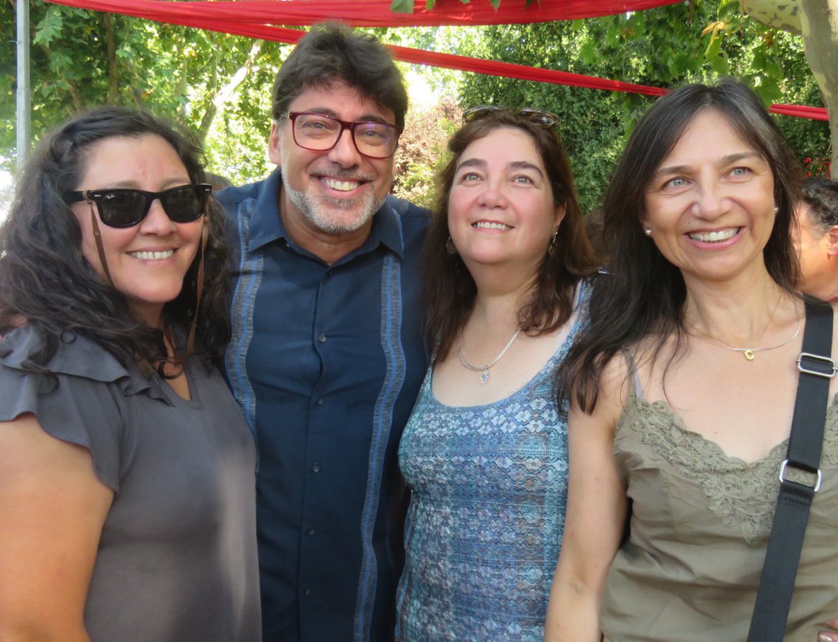 danieljadue's tweet photo. Estuvimos ayer celebrando la fiesta de los abrazos del Partido Comunista de Talca. Gran encuentro fraterno para proyectar este 2024 lleno de desafíos junto al pueblo! https://t.co/O4346NtBeO