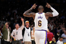 judykando's tweet photo. BASKETBALL

The N.B.A. Was Redesigned for Drama, and It’s Working
The last day of the regular season saw flashes of brilliance from the best teams, punches thrown and disappointing defeats. https://t.co/xVvqkRUwKE