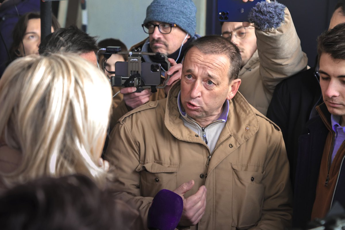 Ils travaillent sept jours sur sept, ils font des semaines de 60 heures minimum, ils ne prennent jamais de vacances. La moindre des choses, c’est de permettre à nos agriculteurs d’avoir un revenu qui soit digne et confortable !