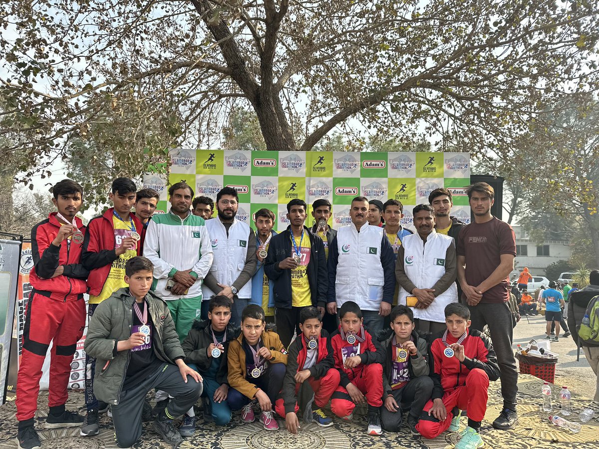 KhubaibPak01's tweet photo. Khubaib Foundation has participated in  Islamabad marathon organized by Islamabad Run With Us as a charity partner. Additionally, 18 students from Khubaib Foundation took part in event and achieved notable success, winning several medals. Chairman Khubaib Foundation Mr. Nadeem Ahmed Khan was also present to support and encourage the students, boosting their morale during the event. 
#islamabad #marathon 
#khubaibfoundation #run