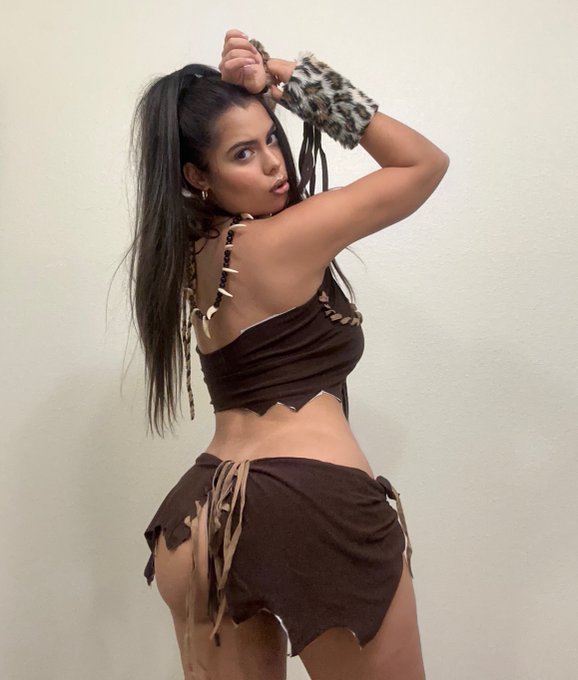 Cave Girl is so back https://t.co/hVwm6aRO9I