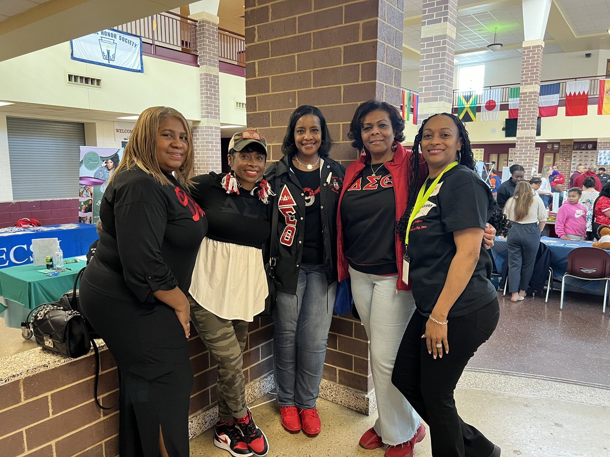 Kimberly Bracy (@kimberly_bracy) on Twitter photo Phenomenal work yesterday at the <a href="/SACDST1964/">SuffolkAlumnaeDST</a> College & Career Fair. We launched our Uniquely Prepared Students (UPS) program helping special needs students transition to college, funded by <a href="/dstinc1913/">dstinc1913</a> seed grant #SACDST1964 #heartwork #sardst Phenomenal work yesterday at the <a href="/SACDST1964/">SuffolkAlumnaeDST</a> College & Career Fair. We launched our Uniquely Prepared Students (UPS) program helping special needs students transition to college, funded by <a href="/dstinc1913/">dstinc1913</a> seed grant #SACDST1964 #heartwork #sardst