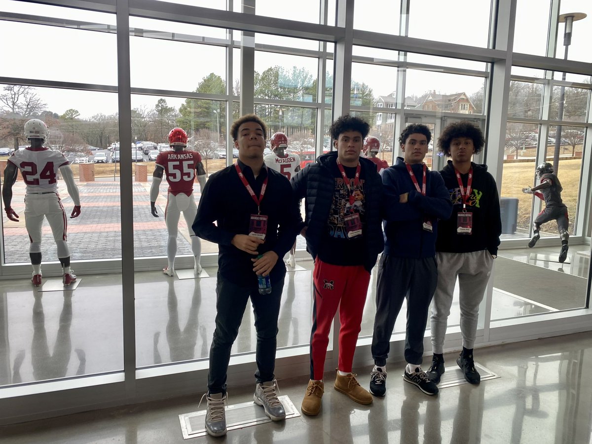 JadenJohnson_03's tweet photo. I had a lot of fun at Junior Day at University of Arkansas! Thank you for the invite! @RecruitMustang @CoachLeeBlank @CoachMTurner @RonnieFouch @AsoPogi https://t.co/0y0DhJO069