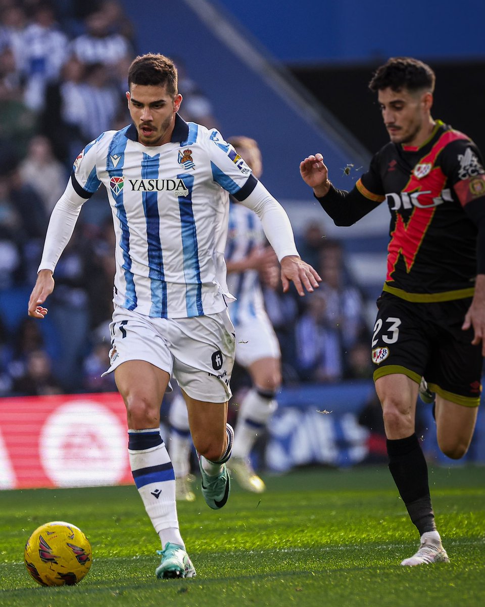 Siempre en busca de más! Seguimos unidos con la misma ambición! @RealSociedad