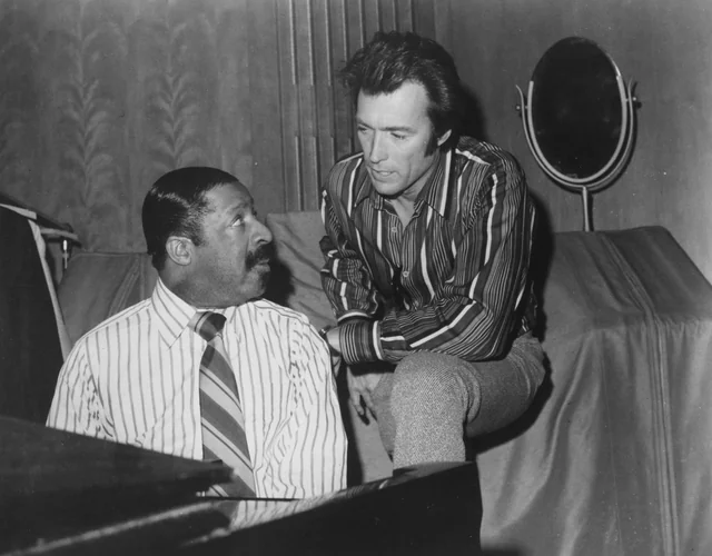 OrskiAndrzej's tweet photo. Erroll Garner with Clint Eastwood
in Los Angeles, while Garner was recording a version of “Misty” specifically for Eastwood’s directorial debut, 
‘Play Misty for Me,’ released in 1971.

#jazzphoto https://t.co/Fui7E08JPU
