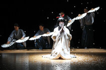 MeganDelauney's tweet photo. DANCE

Review: A Japanese ‘Boléro’? It’s a Spooky Ride of Revenge.
At Japan Society, “Nihon Buyo in the 21st Century,” a rare showcase in New York of this style of Japanese dance, forges a link between the past and present. https://t.co/c98yAtCWIh