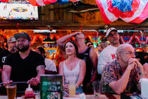 JSo6613's tweet photo. FOOD

Are You Even a Miami Heat Fan if You Watch the N.B.A. Finals Somewhere Else?
In South Florida, Flanigan’s, a fishing-themed restaurant chain, is the hot spot to watch the Miami Heat play the Denver Nuggets. https://t.co/evCqaxl5yh