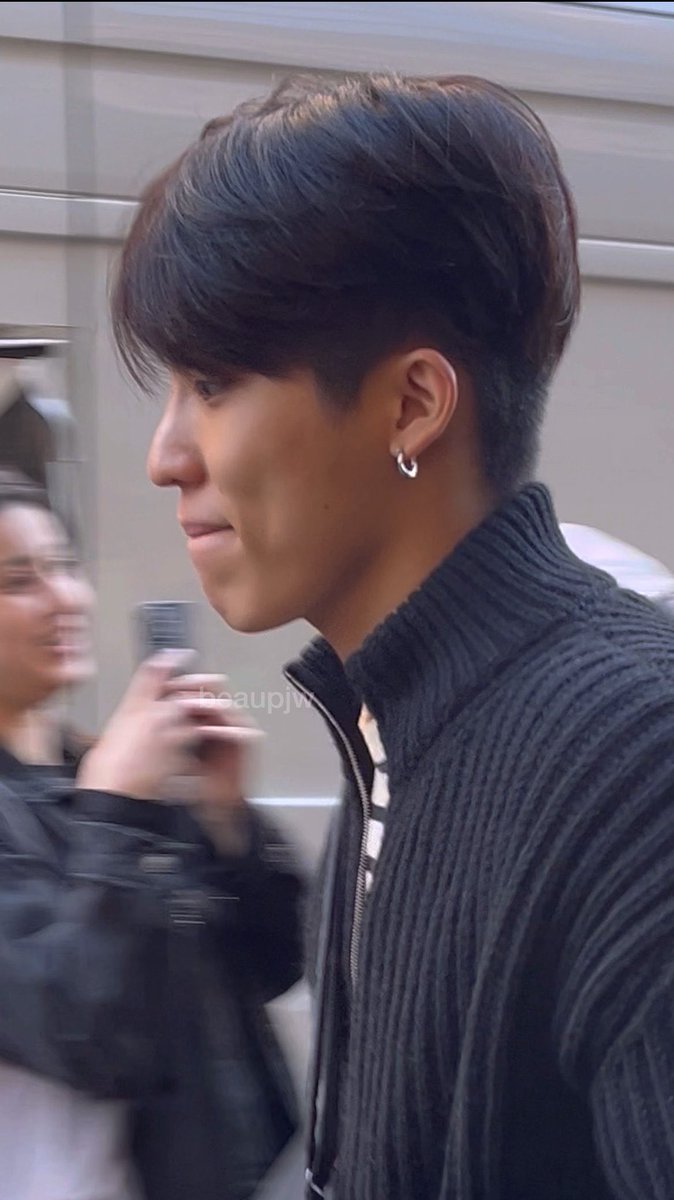 dreamingofwoo's tweet image. “unwhitewashed and unedited park jeongwoo is such a blessing”

— a thread 🐺🤎