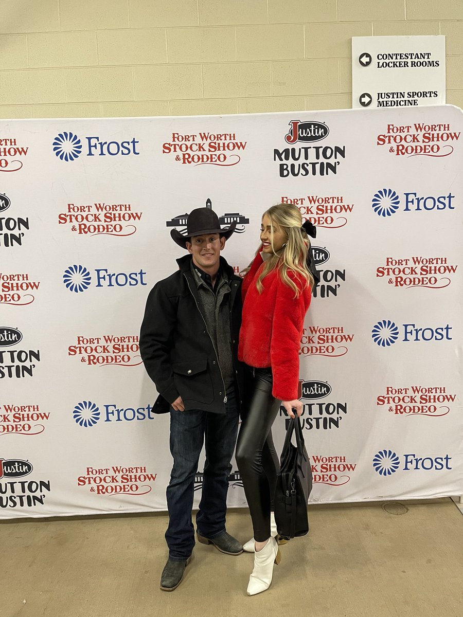 dustiewarr's tweet photo. Ft worth recap, cole did good one day, not the next, so I had a Malibu pineapple, and then a few more, but overall, fun time. 7/10 https://t.co/oPGKYL3mOa
