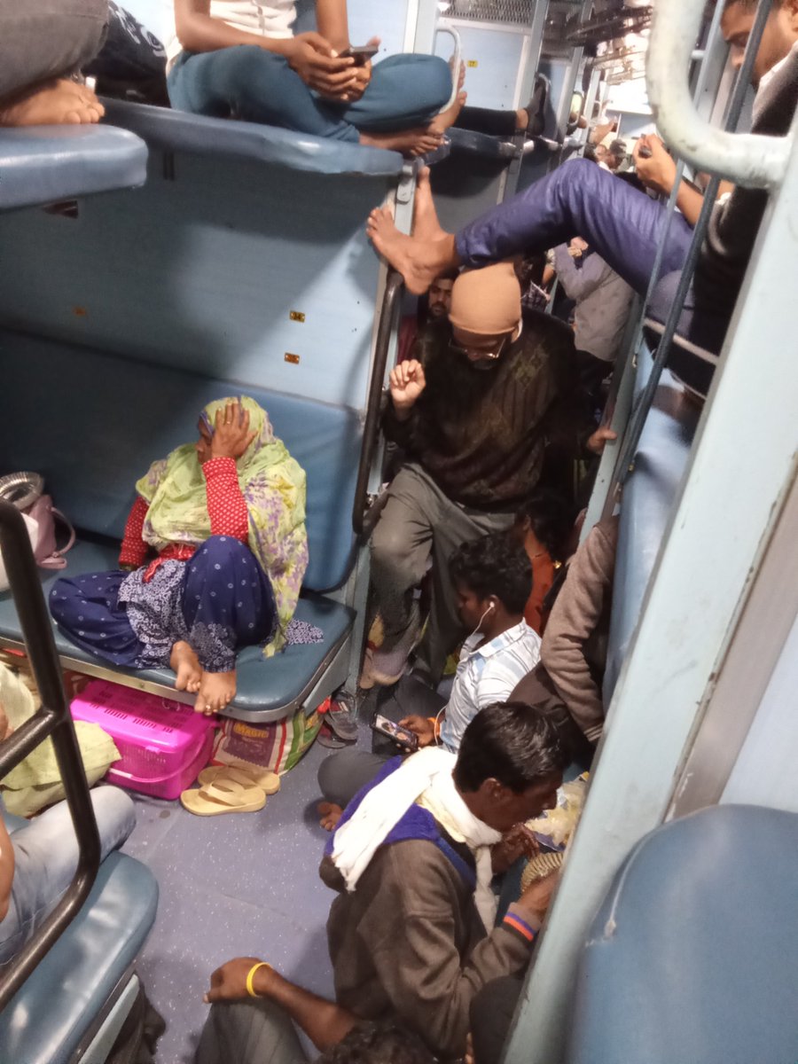 amit_singhcool's tweet photo. @narendramodi This is a common problem. Kindly make some trains free for people who cannot afford and are in need.
@Central_Railway https://t.co/8486MT1FKM