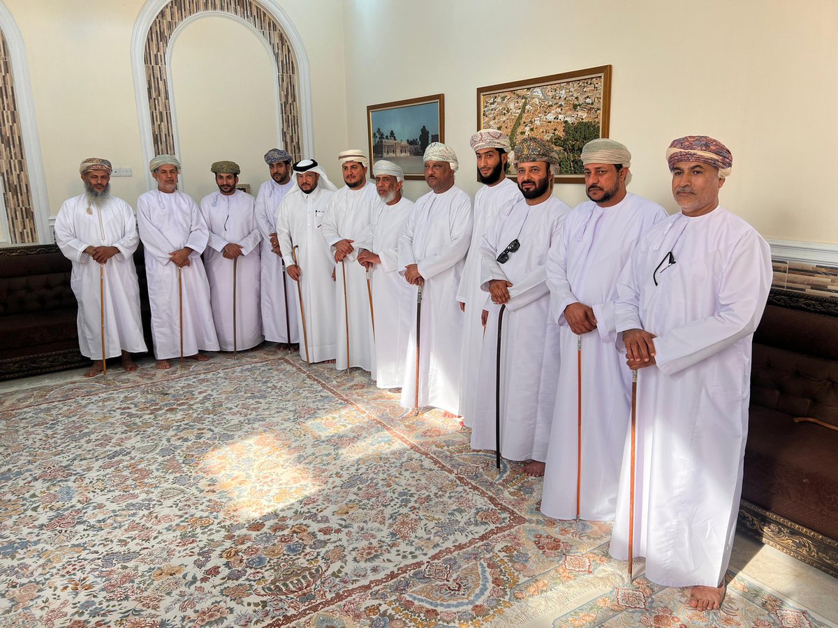 bumuammar's tweet image. تشرفت #الوافي وأهلها بزيارة #صاحب_السمو السيد محمد بن سالم ال سعيد وبمعية المشايخ،بدعوة من الأستاذ عيسى بن راشد الراسبي بمناسبة زواجه يوم الجمعة ٢٦ فبراير٢٠٢٣.
قام صاحب السمو ومن معه بجولة في #جامع_الوافي و #الحيرة التراثية.
#السلطان_المعظم #بحر_عمان #كأس_اسيا_2023 #ابو_عبيده