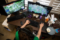 j76969's tweet photo. SPORTS

Grooming the Champions of the Keyboard
In a so-called gaming house in Alameda, Calif., professional video game players who have joined forces in a team spend their time honing their competitive skills. https://t.co/ktGgMDPKOV
