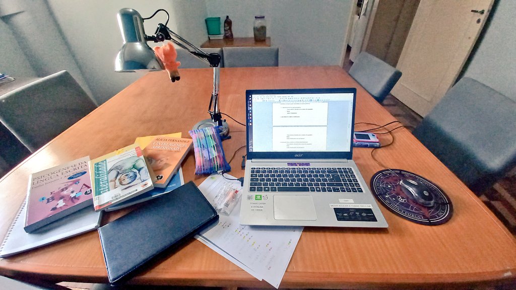 CamilaGamino's tweet image. Dia de foco em terminar a especialização! #psicopedagogia #relatorio #pucrs