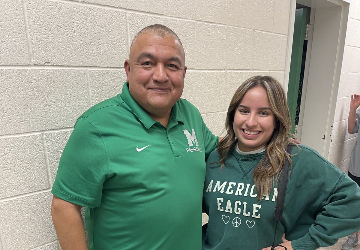 It’s special when former student/team photographer <a href="/nataliaduron8/">Natalia Duron</a> comes to Monahans from the 915 to take pics of you &amp; your team. Hope you had a great experience at the hoop game &amp; all the great things happening in Loboland. Thank you for coming. Go Natalie! Go Lobo🏀. @LOBOES