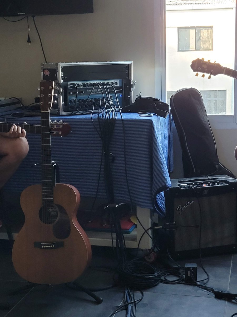 ElcastillodeE's tweet photo. DOMINGO de ensayo😎 Nos seguimos preparando para traerles un FECHÓN el próximo 15/02 en el Sirio Libanés🏰❤ https://t.co/MdvZv9qSzA