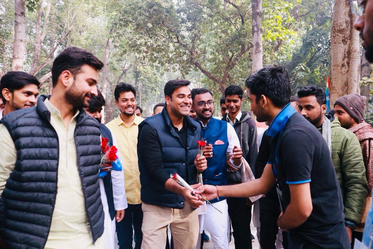 The prize distribution of various competitions organized by NSUI BHU in the memory of Mahatma Gandhi was done today at Madhuban Park , BHU by NSUI National President Varun Chaudhary ji and former Banaras MP Rajesh Mishra ji.