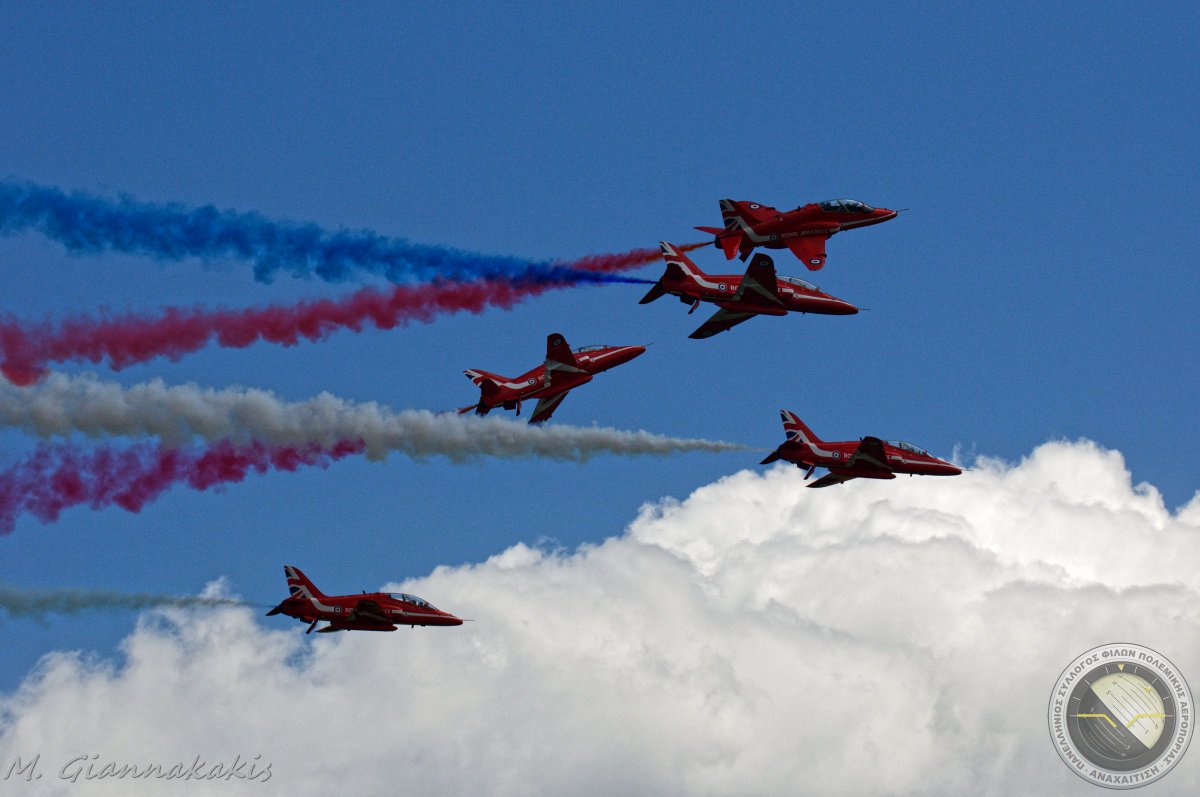 MyronGian's tweet photo. Enid starting the rollbacks
.
#redarrows #raf #rafrdarrows #formation #Enid #rollbacks #smoke #photosequence #royalairforce @rafredarrows #dyeteam @redarrowsdyeteam #aviationphotography #militaryaviationphotography #aerobaticteam #uk #Anaxaitisi @anaxaitisi #Αναχαίτιση #d300 https://t.co/1mQqvQqsAY