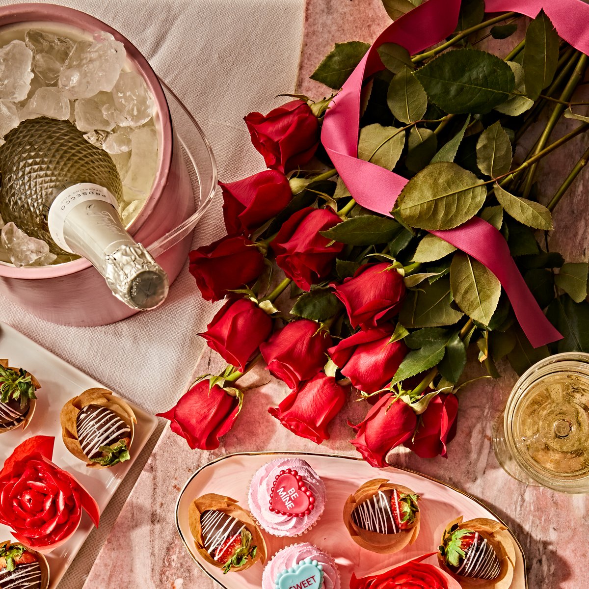 Plan the perfect Valentine’s Day with ease. ❤️🌹 Preorder your heartfelt surprises on our website! From an assortment of bouquets, to chocolate-dipped strawberries, we’ve got your romantic gestures covered. Click here to preorder: bit.ly/4bcCW9V