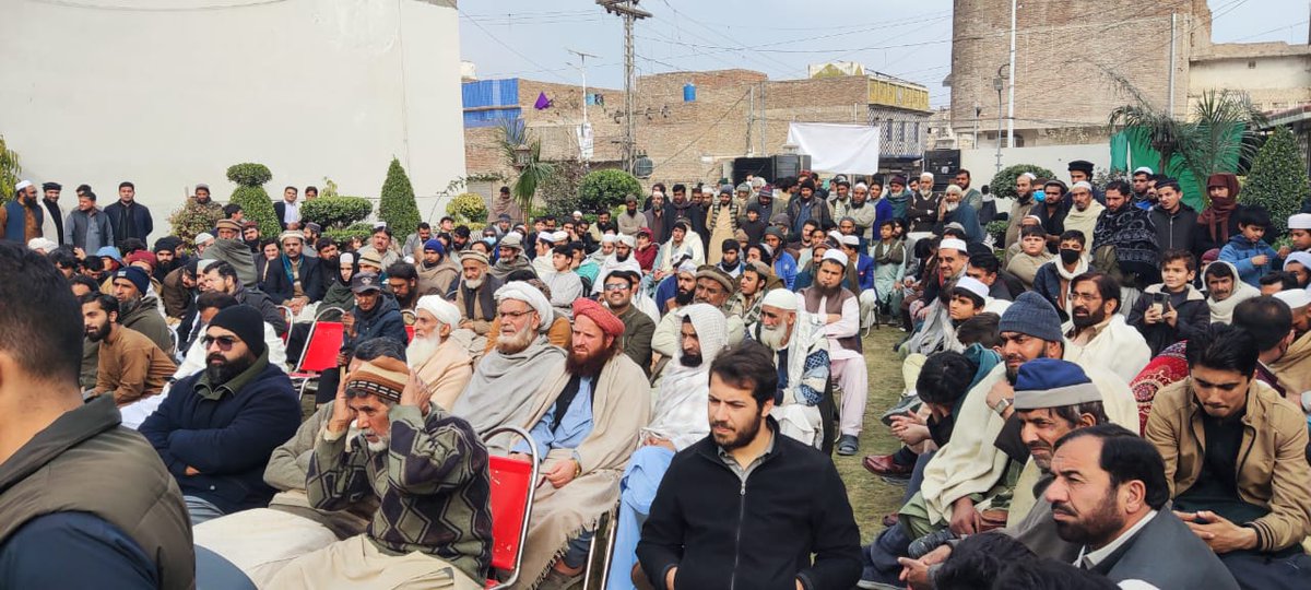 JuiDistracBannu's tweet photo. بڑی شمولیت : سٹی 2 بنوں کے چیئرمین عابد خان آپنے ساتھیوں اور خاندان سمیت پی ٹی آئی سے مستعفی ہوکر ، قافلہ حق جمعیت العلماء اسلام میں شامل ہوگئے ،
#VoteForBook #NA39 #zahidakramdurranina39bannu #PK102 #4februaryjuijalsabannu #digitalmediateamjuibannu https://t.co/NyNUFhDGU1