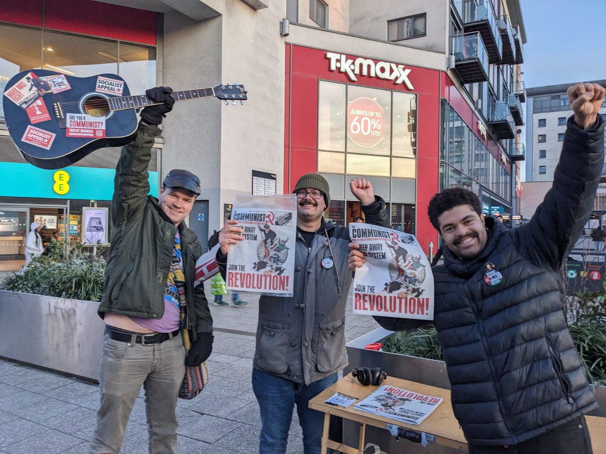 A great first sale of the Communist at Wembley. We talked about the siege in Gaza and the limitations of reformism, as well as rising profits and falling living standards. The Communist certainly made an impression!