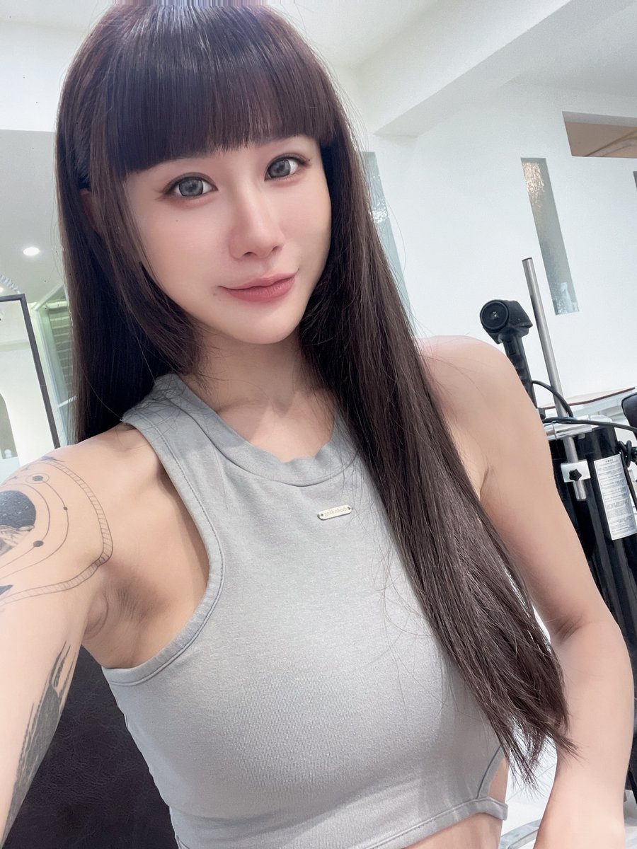 fanlara1223's tweet photo. 週 末 你 有 什 麼 安 排 嗎 我 的 話 會 宅 在 家 😂 😂 可 以 推...