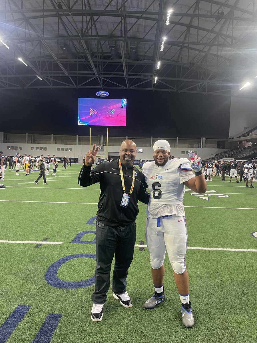 Proud of this young man - Finish the mission!!! #PonyUp✌🏾🔵🔴 <a href="/MILLJ70/">𝙅 𝙊 𝙍 𝘿 𝘼 𝙉 𝙈 𝙄 𝙇 𝙇 𝙀 𝙍</a>
 #BigFreakAlert🚨🚨🚨🚨🚨