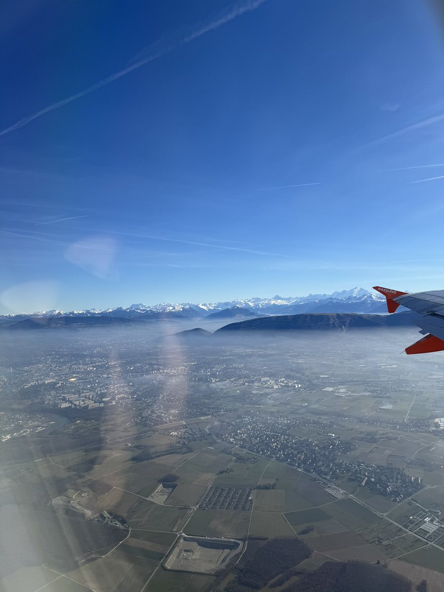 emcfarlane_'s tweet photo. We are safe and sound back in the UK after an amazing trip! A big thank you to @MrsGillJTHS @MrWilliamsSc1 and Mrs Starbuck for their incredible work and support this weekend! Big well done to our JT Physicists, represented the school impeccably. #DreamTeam #PersonalExcellence https://t.co/pbBLYusIdn