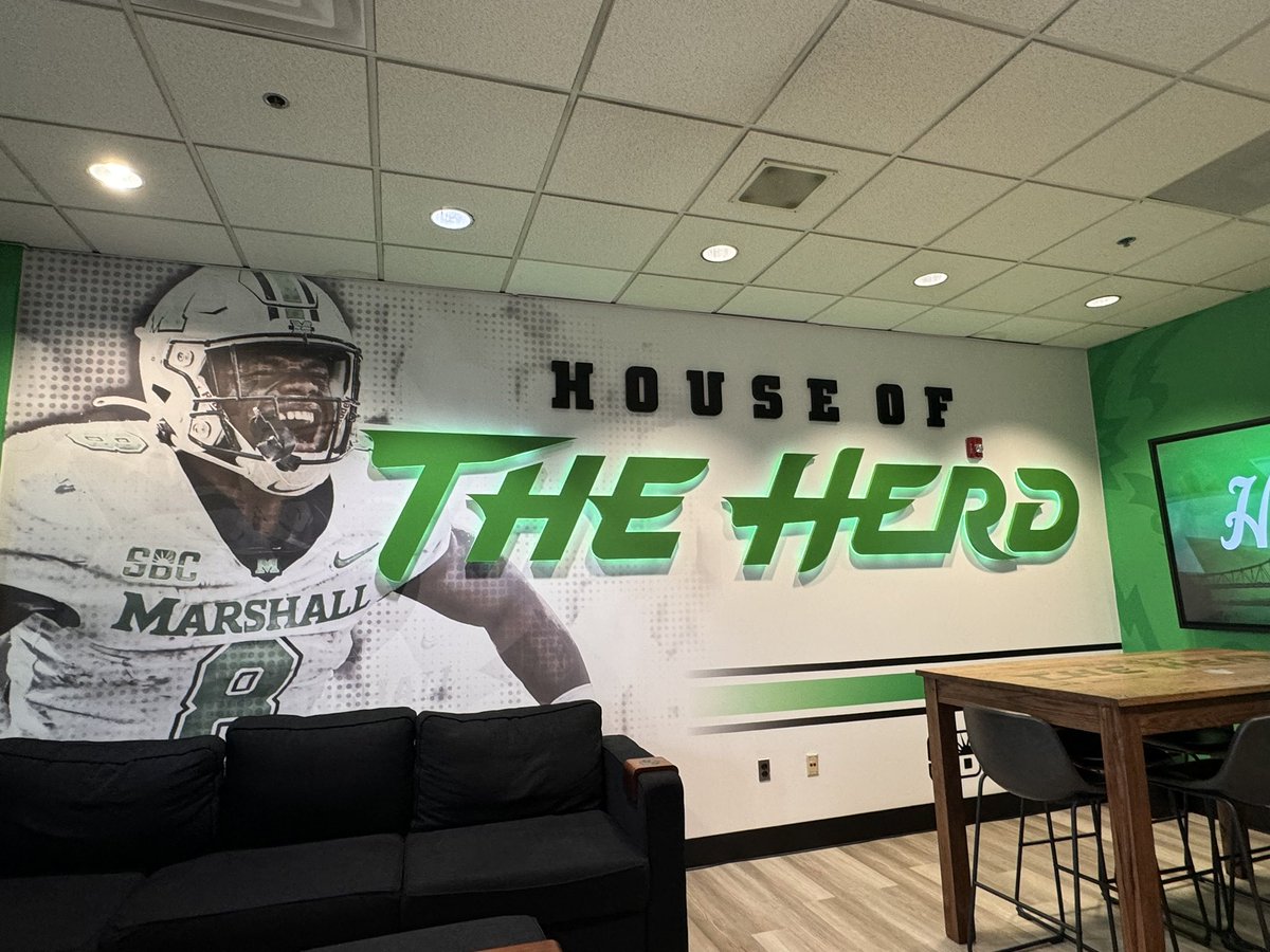 aidanstireshop's tweet photo. Had an amazing day at @HerdFB Great facilities and coach's. Thank you for having me out, can't wait to get back! @BenAAshford @CoachJGalante @CoachHuff @MohiganFootball @CoachBiserMHS https://t.co/fugLkXcoqn